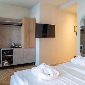 Double Room Mountain View